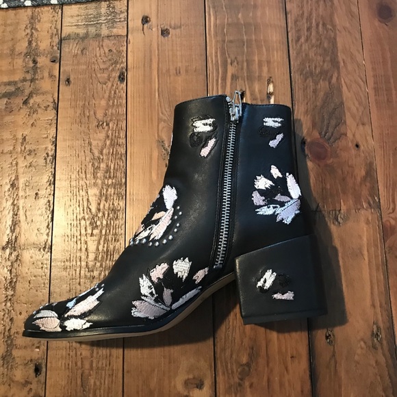 Closeout▪️Dolce Vita Mollie Embellished Booties - Picture 8 of 11